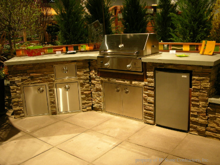 Outdoor Kitchen